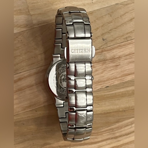 Citizen Eco-Drive Ladies Watch Black Dial WR100 Date Window Stainless Bracelet - Picture 12 of 14